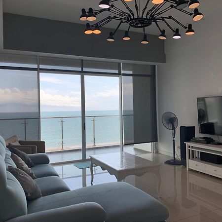 Bay Resort Condominium, 7, Beach-Front Sea View, 6-8 Pax Miri Exteriér fotografie